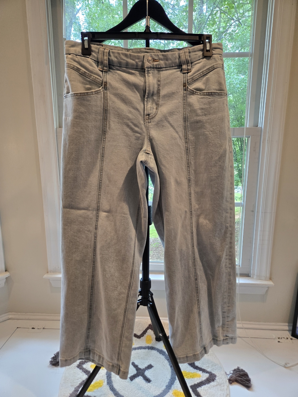 AE Highwasted Stovepipe Jeans Lightwash Size 12